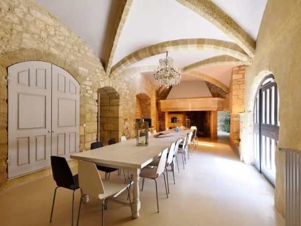 medieval-chateau-in-uzes-for-sale-grandius-22