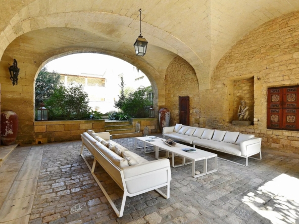 medieval-chateau-in-uzes-for-sale-grandius-23