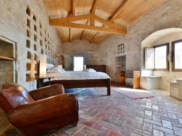 medieval-chateau-in-uzes-for-sale-grandius-31