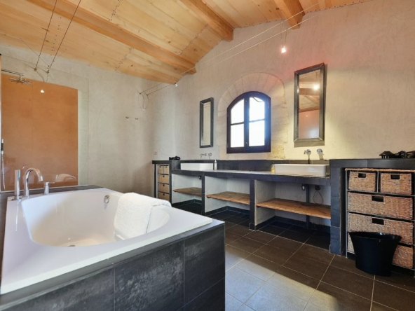 medieval-chateau-in-uzes-for-sale-grandius-39