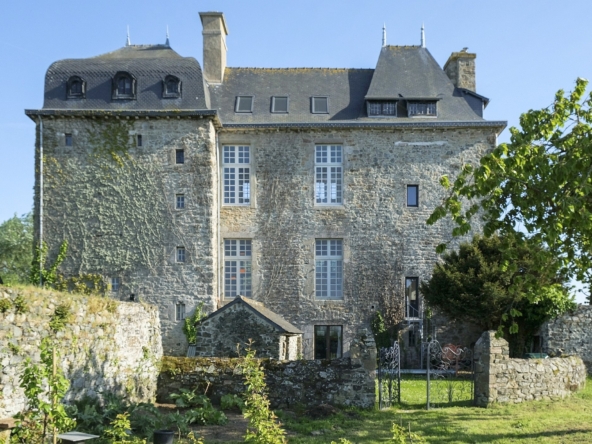 castle-in-brittany-with-magical-sea-views-grandius-4